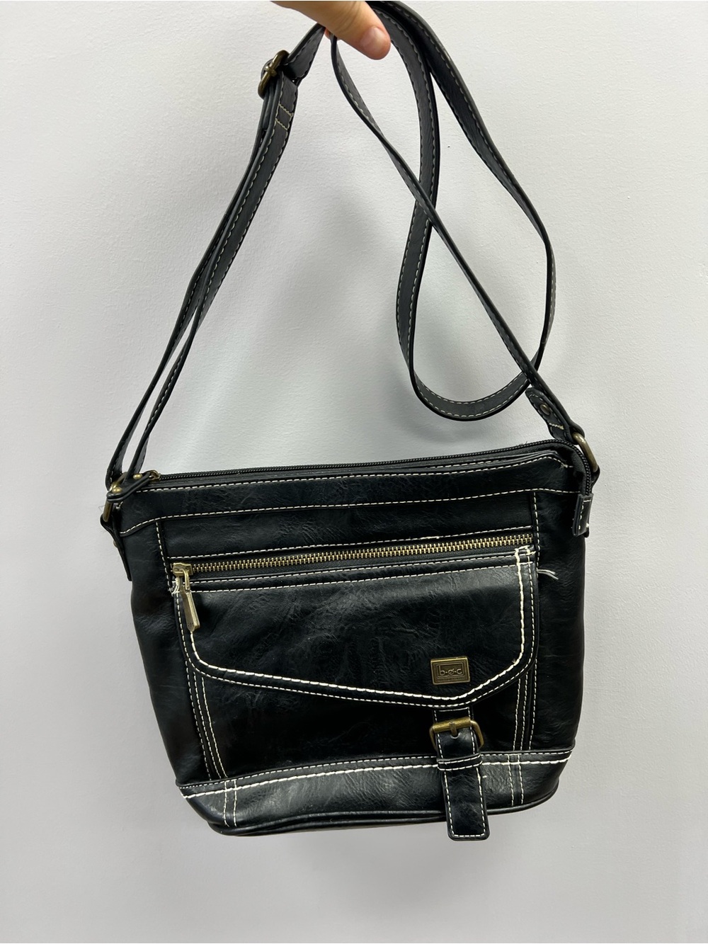 B.O.C. Leather Women’s Crossbody Bag with Contrast Stitching Black